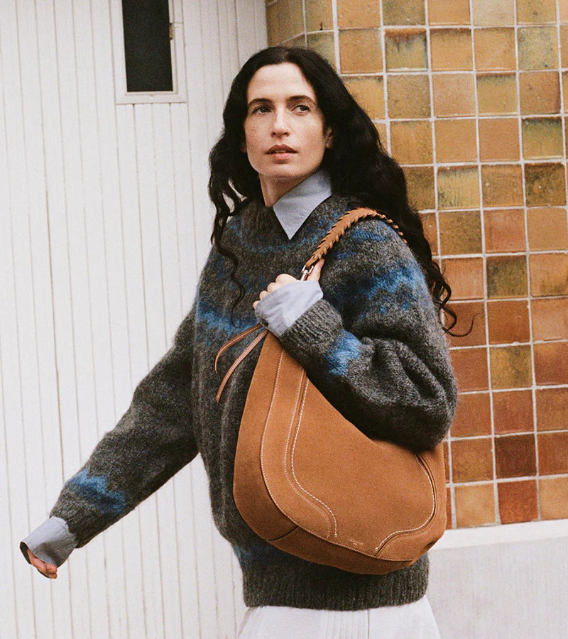 Le Tanneur. Sac Hobo moyen modèle cuir nubuck grainé